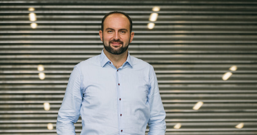 AI nemá nahradit člověka, má ho násobit