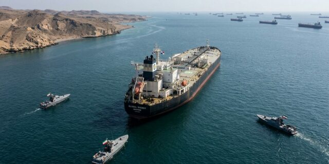 Hormuzský průliv: příměří platí, provoz stojí