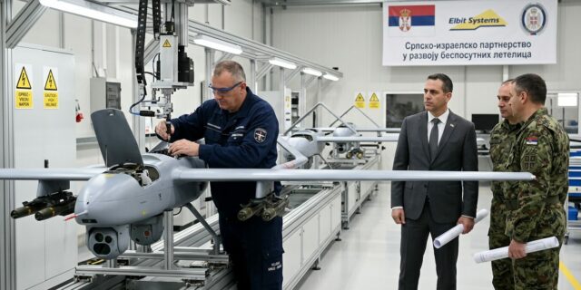 Srbsko staví továrnu na drony s izraelským gigantem