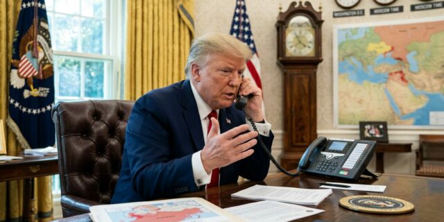 Trump a Putin si vyměnili rozkazy: Ty ukonči Ukrajinu, já zvládnu Írán