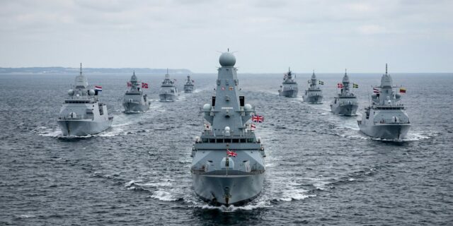 Deset zemí vytváří námořní alianci. Británie chce čelit Rusku na moři